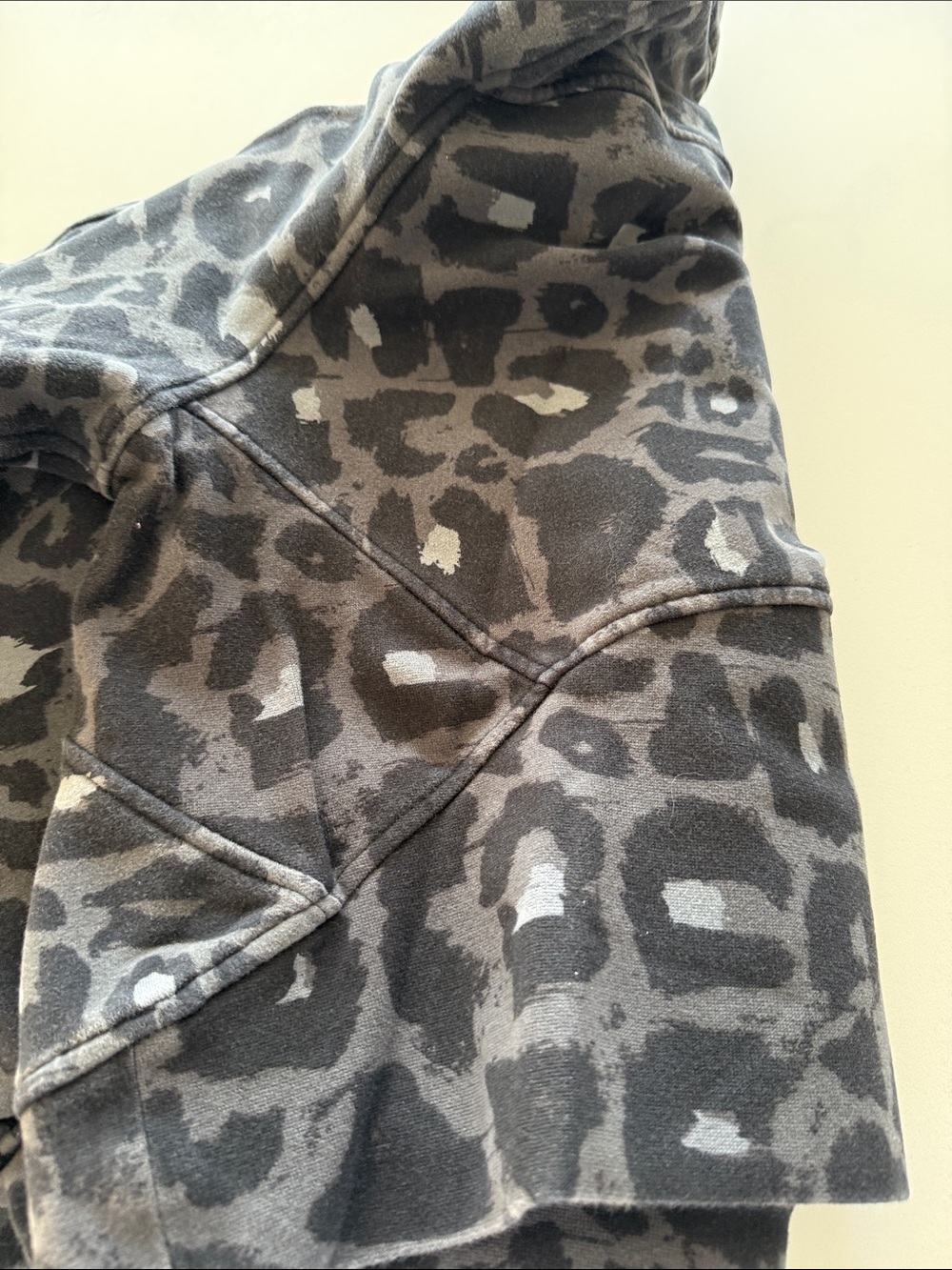 Lulu Grey Leopard Print Half-Zip Pullover Jacket - Picture 4 of 4